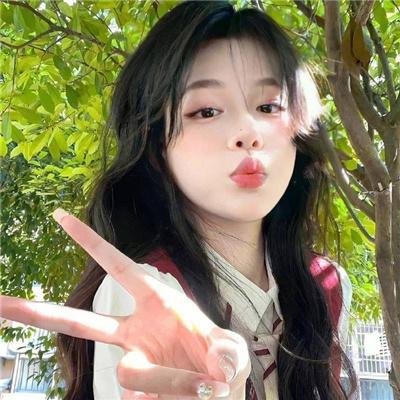 战火中的女神封面